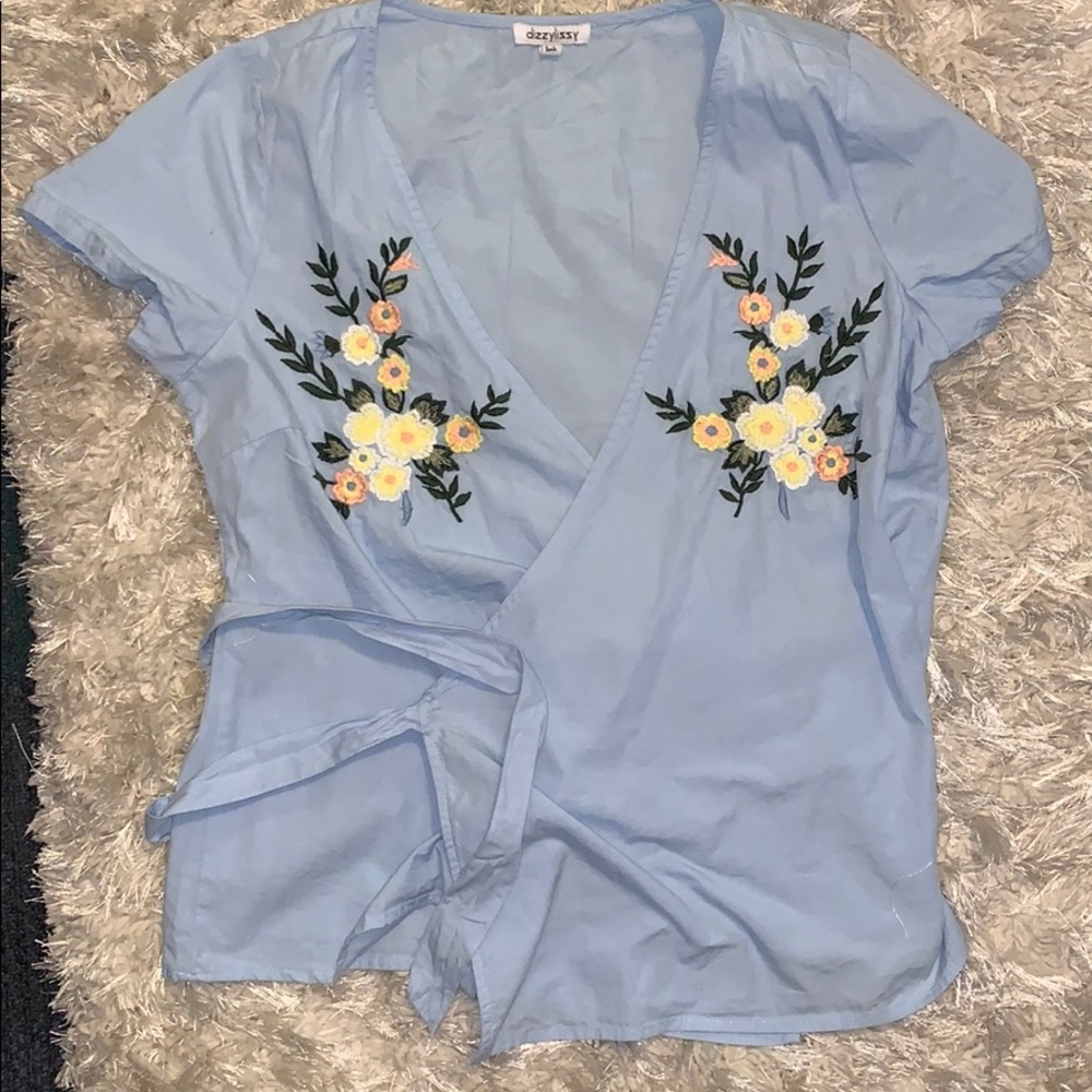 Women’s medium wrap around blouse